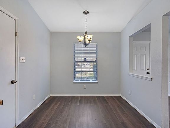 4th image of 429 Vincent St