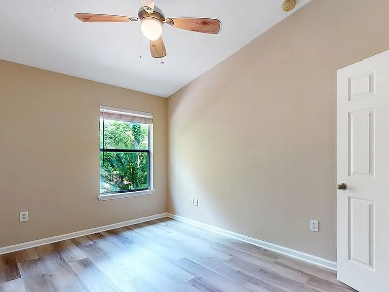 5881 Moonstone Ct — Photo 7