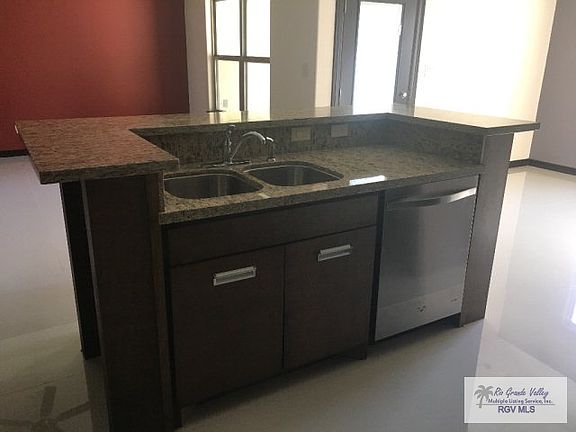 5th image of 3741 Altamira St.