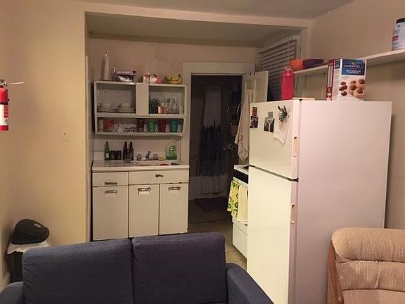 4th image of 212 S Grant St APT 4