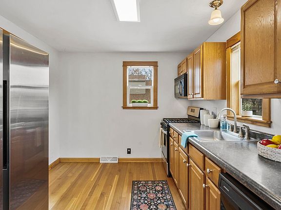 5th image of 248 N Marquette St