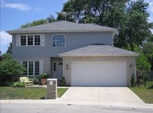8215 S Luna Ave, Burbank, IL