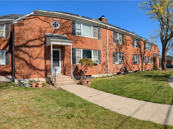 65 Oakview Circle #101, Bridgeport, CT 06604