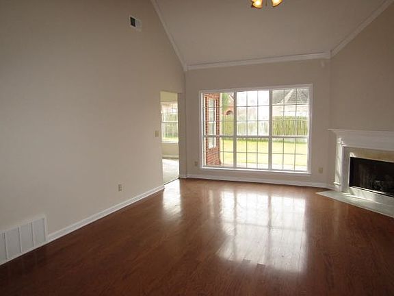 3rd image of 7285 Pinnacle Farms Dr