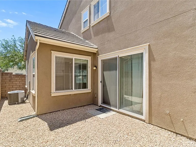 2811 E Kendall Ln — Photo 31