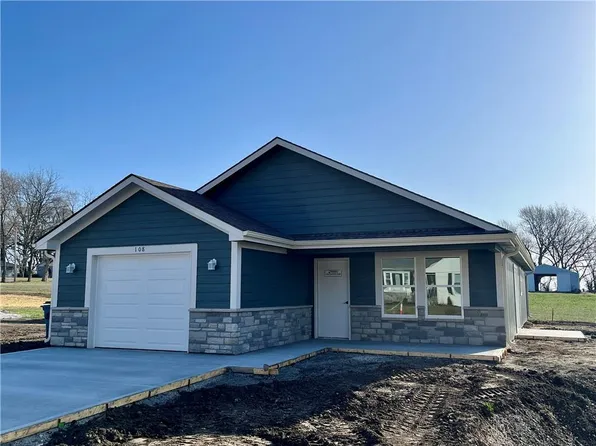 108 S Johnson Dr, Odessa, MO 64076