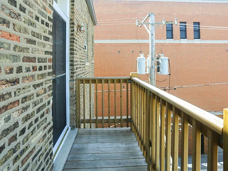 3846 N Southport Ave — Photo 12