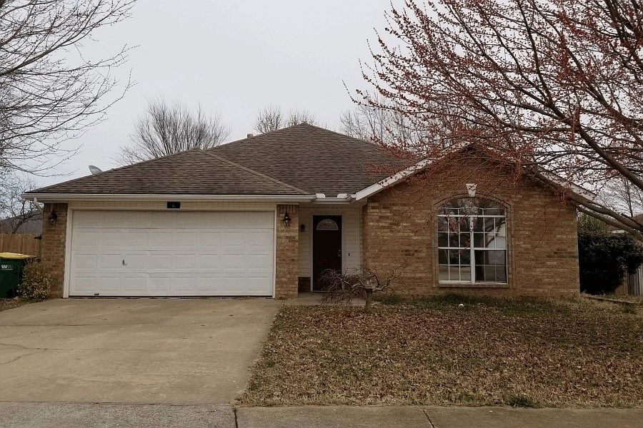 1st image of 560 Woods Dr