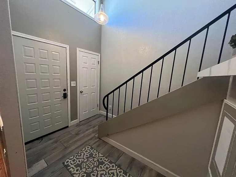 602 N Easy St #C — Photo 5