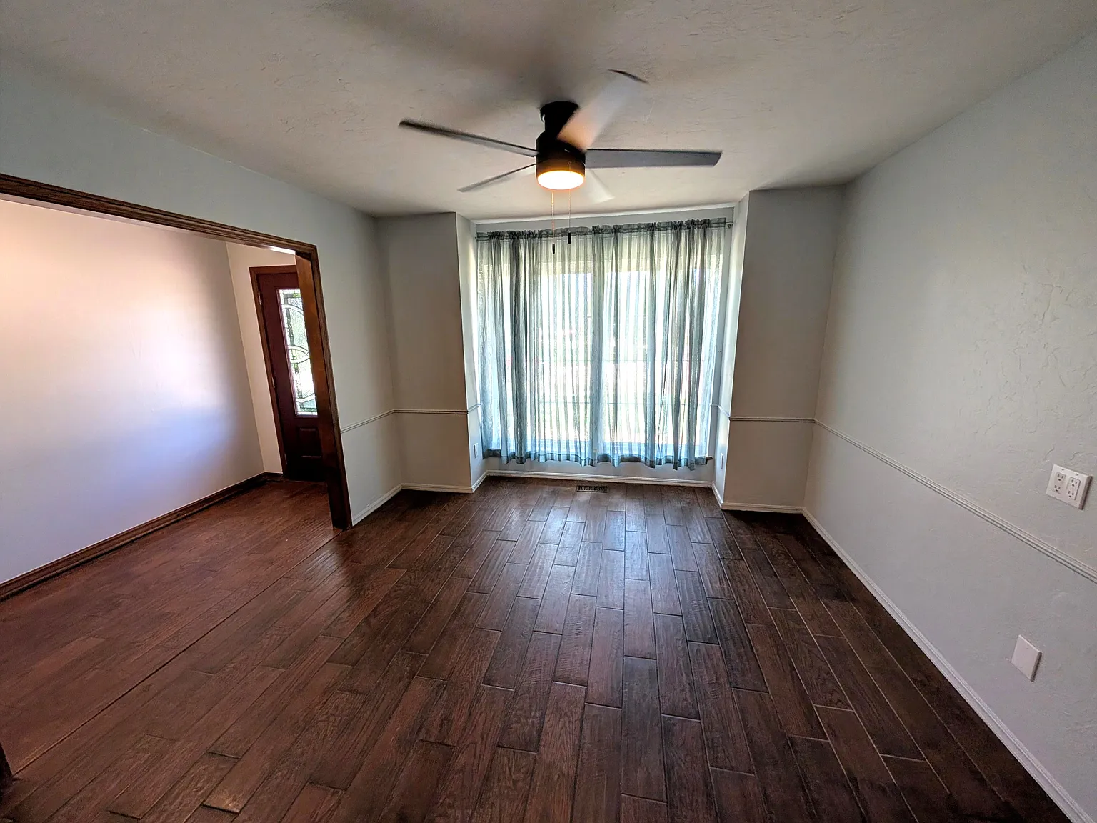 4 bed, 2.5 bath, 2012 sqft, $2,125 — Photo 4