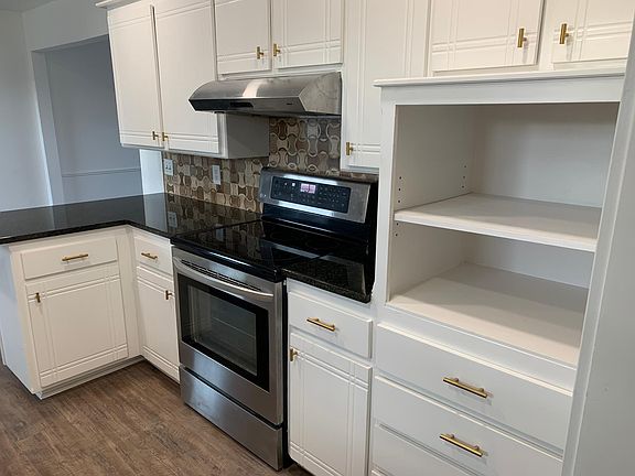 kitchen range and bar