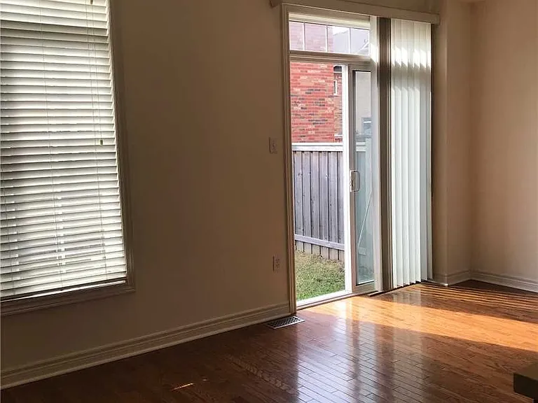 4639 Centretown Way — Photo 4
