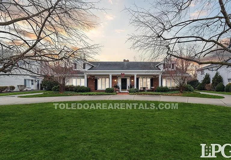 3835 Hillandale Rd E — Photo 1