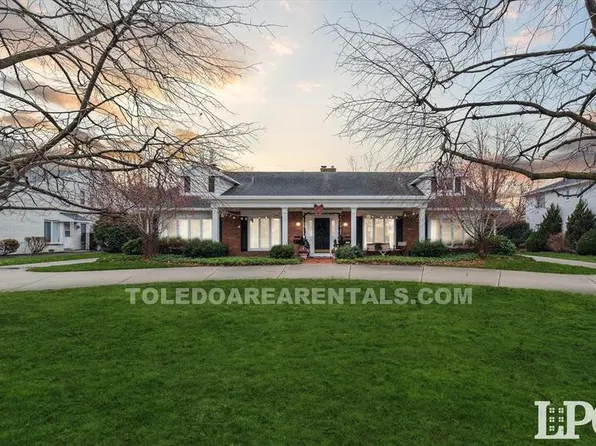 3835 Hillandale Rd E, Toledo, OH 43606