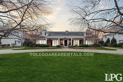 3835 Hillandale Rd E Photo 1