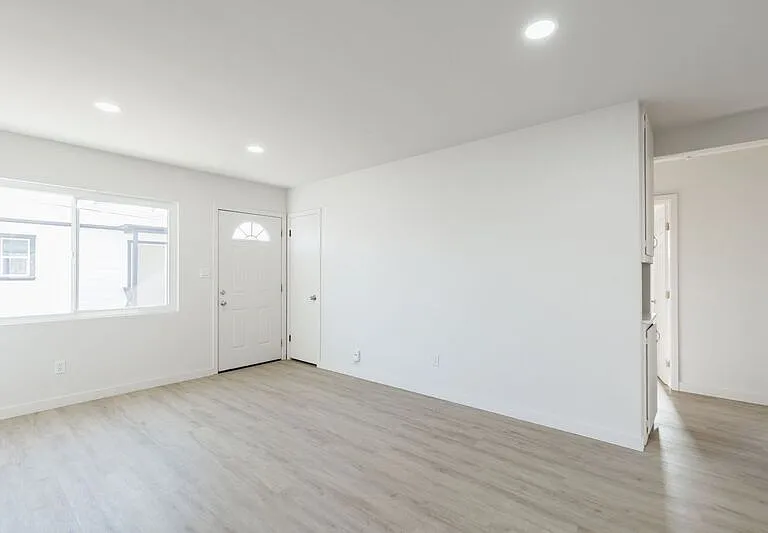 134 5th Ave — Photo 10