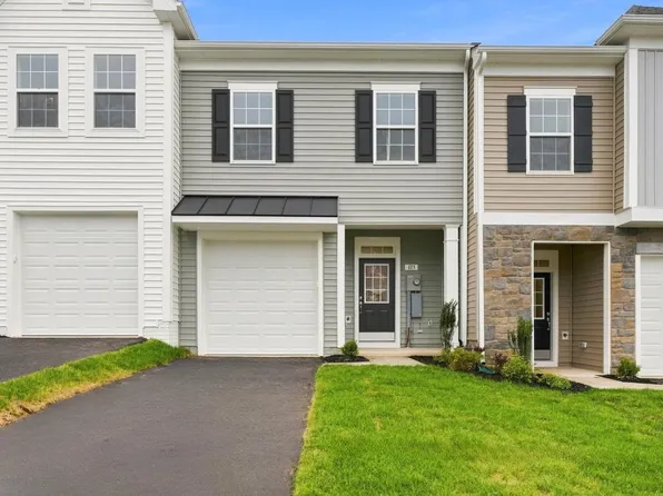 613 Slick Ter, Martinsburg, WV 25403