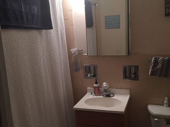 5th image of 530 W Barry Ave APT 2A