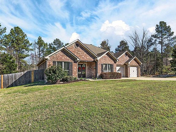 2nd image of 316 Zoe Ln