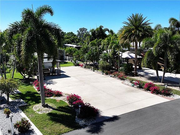 4th image of 10014 Parkwood DR