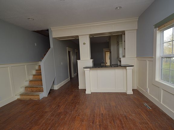 4th image of 113 Annapolis St E