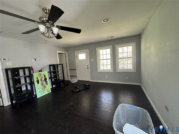 4th image of 1825 Belle Meade Rd