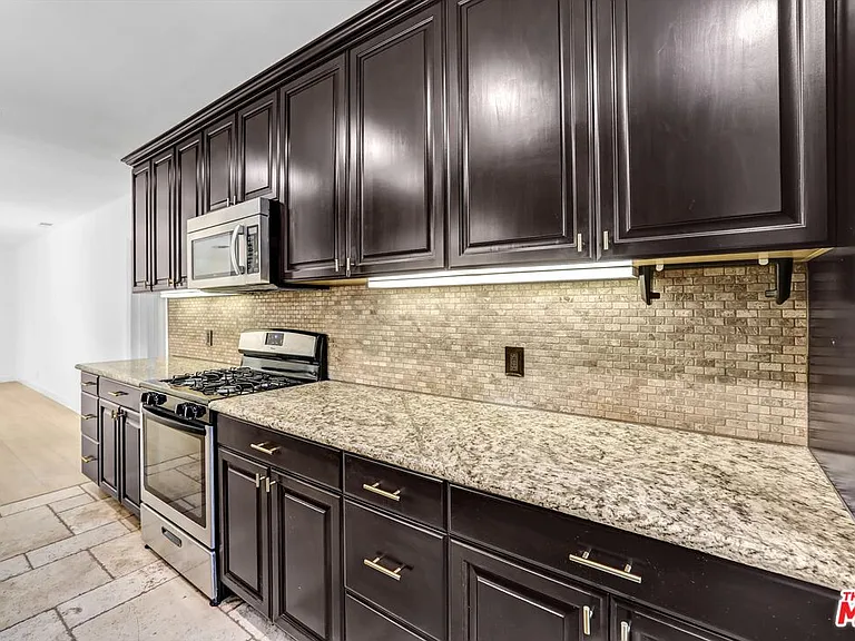 6254 Ben Ave — Photo 9
