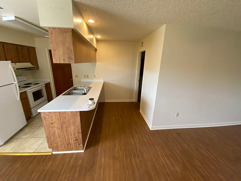 7030 Deland Ave #B — Photo 23