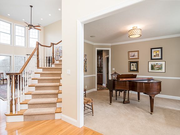 3rd image of 605 Wings Knob Pl