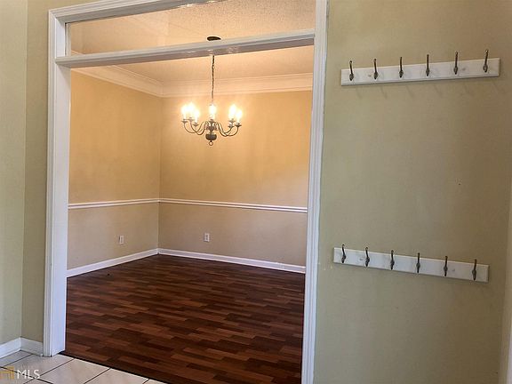 5th image of 205 Chateau Ln