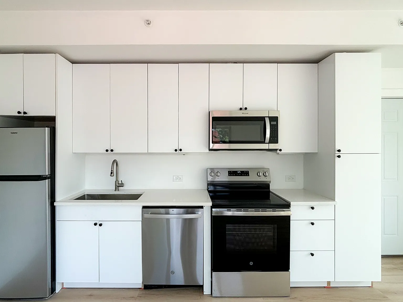 2 bed, 708 sqft, $1,550 — Photo 4