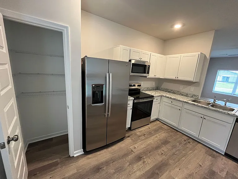 13873 Sir Lancelot Dr — Photo 14