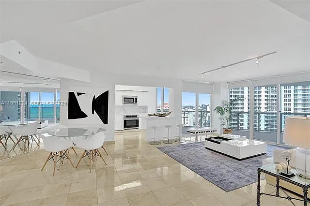 Building Photo - 6301 Collins Ave #2308