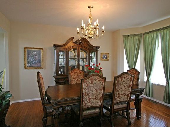 4th image of 8824 Royal Melbourne Cir