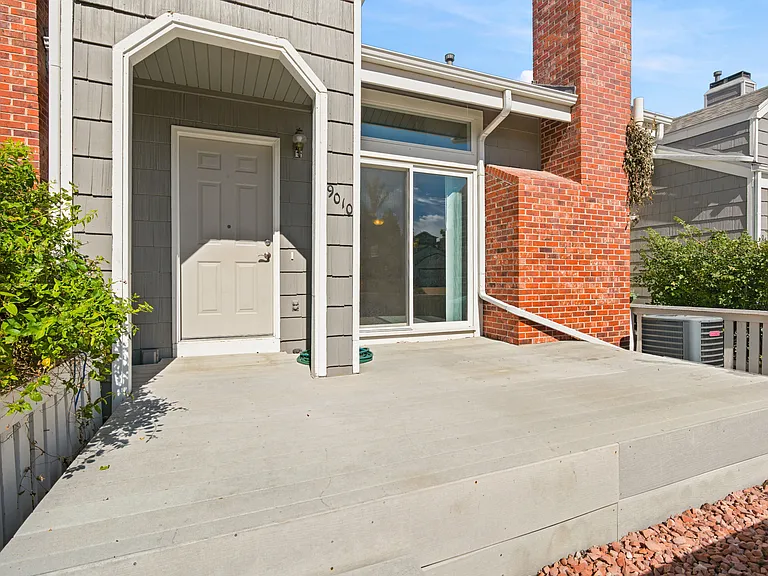 9010 Bear Mountain Dr — Photo 3