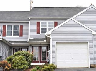 8 Broadwinge Cir, Hamburg, PA 19526