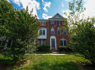 42760 Longworth Ter, Chantilly, VA 20152