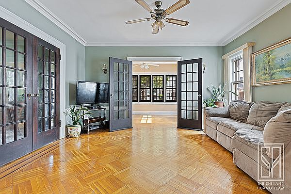 1st image of 820 E 12th St #2
