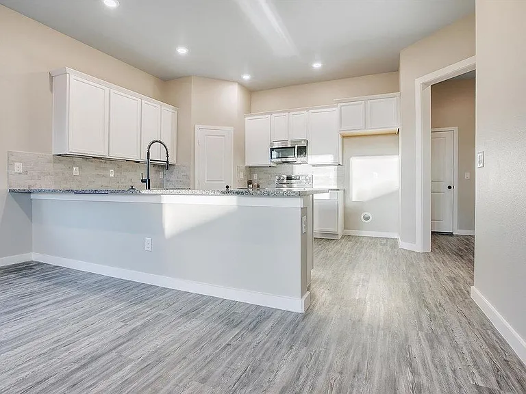 3414 Bryan Ave — Photo 5
