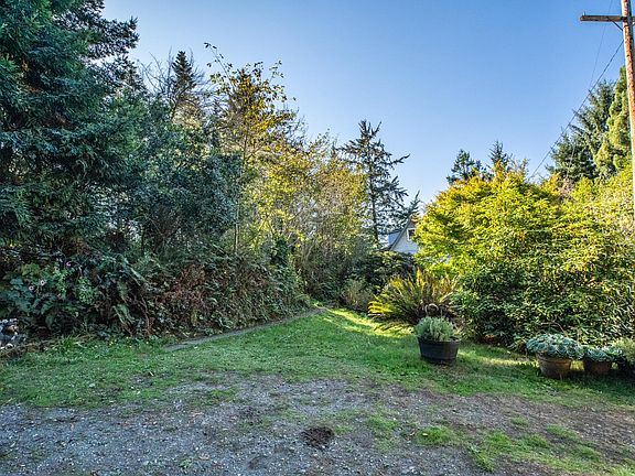 4th image of 1395 Scenic Dr
