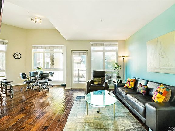 2nd image of 21301 Erwin St Unit 433