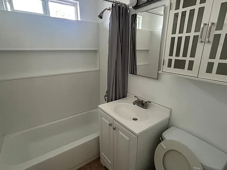 632 W 9th St — Photo 3