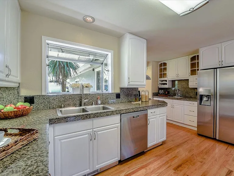 1365 Kimberly Dr — Photo 4