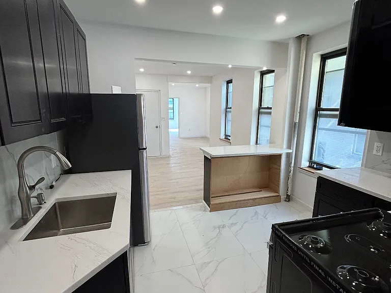 30-50 30th St #4L — Photo 4