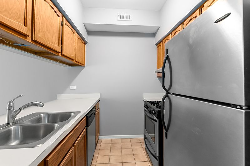 7841 Darien Lake Dr Darien IL Zillow