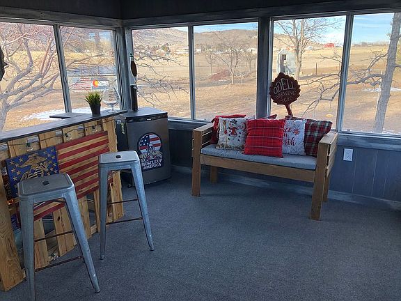 Bar and sunroom 