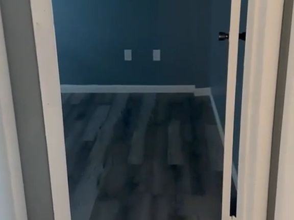 2nd image of 1085 Hanover Ct