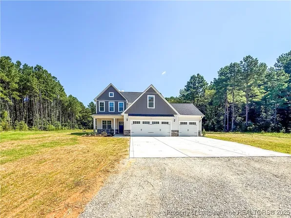 1312 Cory Cir, Eastover, NC 28312