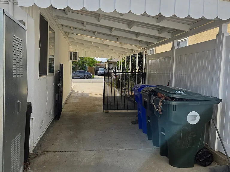 Car/Garage Entrance