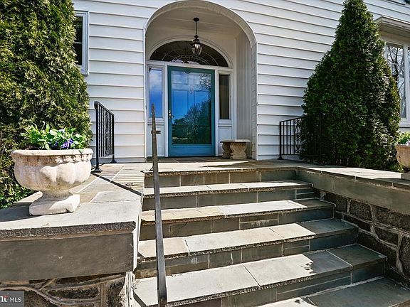 2nd image of 4309 Rugby Rd
